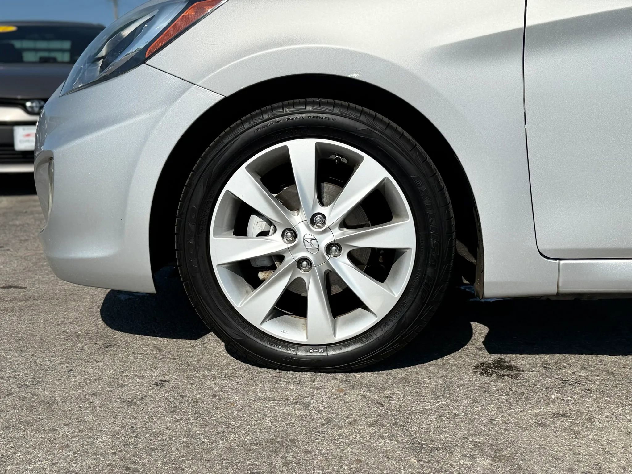 Used 2013 Hyundai Accent GLS w/ Premium Pkg FWD image 33