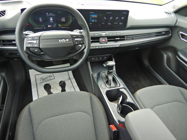 Used 2025 Kia K4 FWD image 2