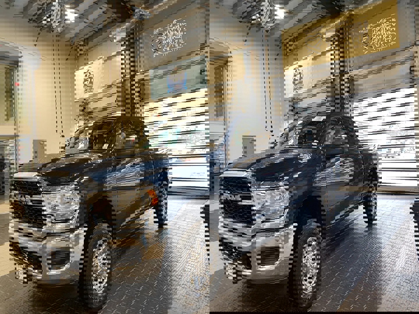 Used 2024 RAM 2500 Tradesman w/ Chrome Appearance Group image 3