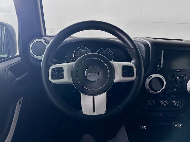 Used 2015 Jeep Wrangler Unlimited Sahara image 22