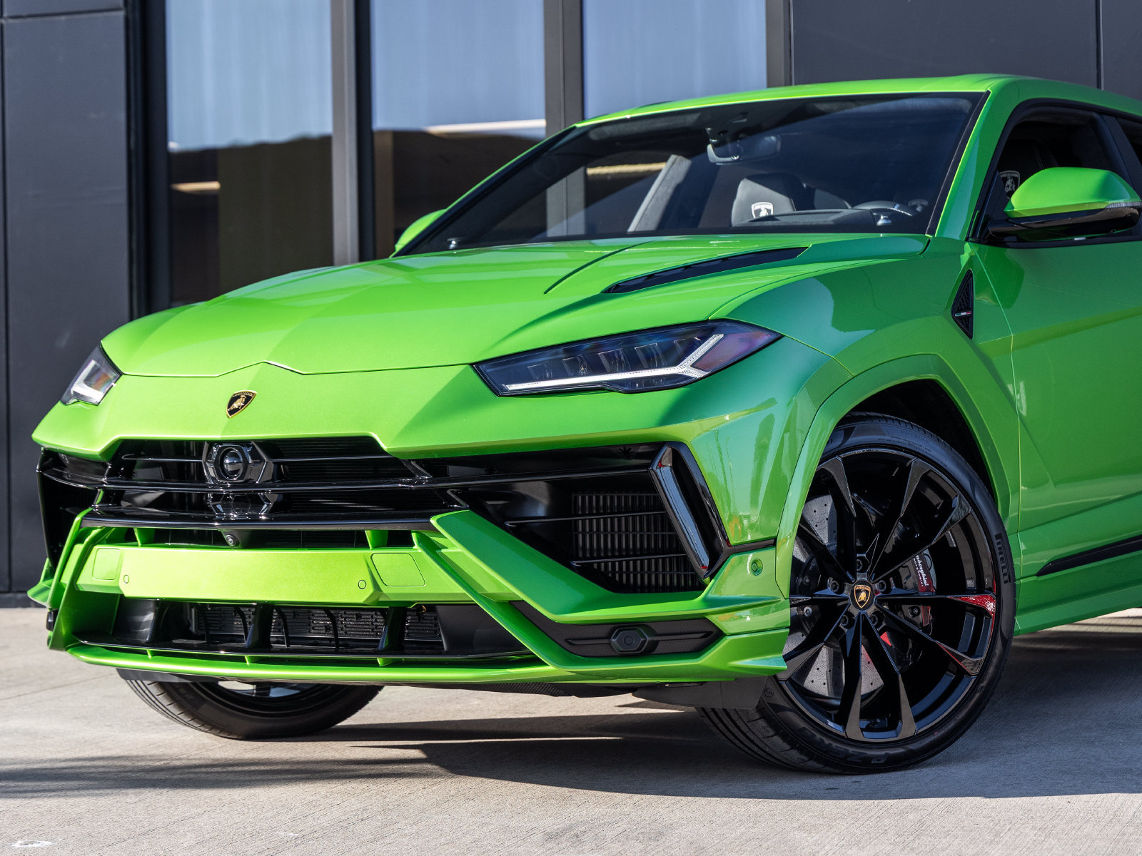 Used 2024 Lamborghini Urus S AWD/4WD image 3