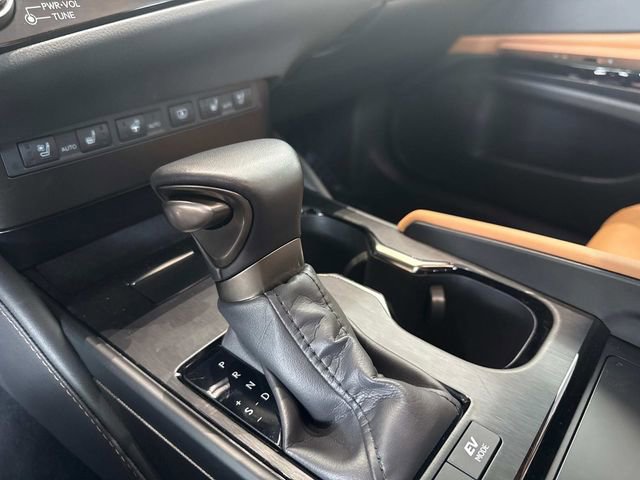 Used 2025 Lexus ES 300h w/ Technology Package image 71