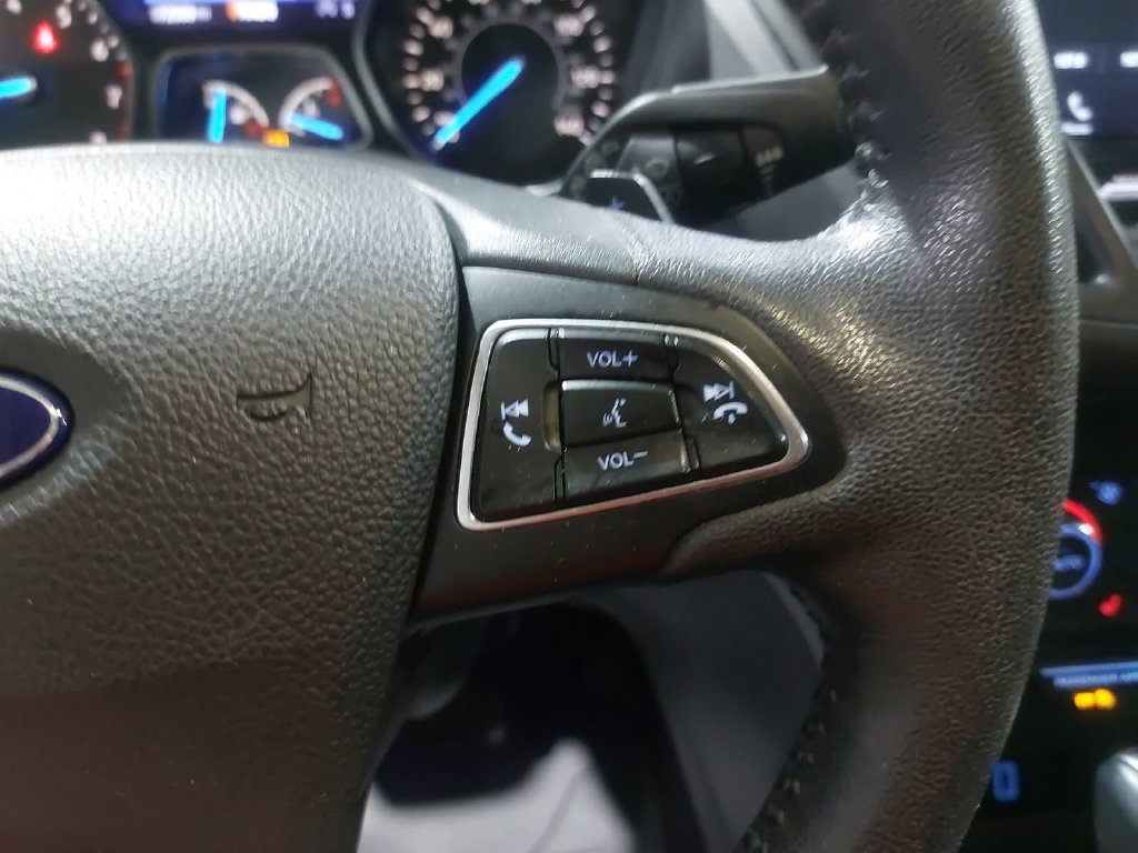 Used 2017 Ford Escape Titanium w/ Equipment Group 301A AWD/4WD image 18
