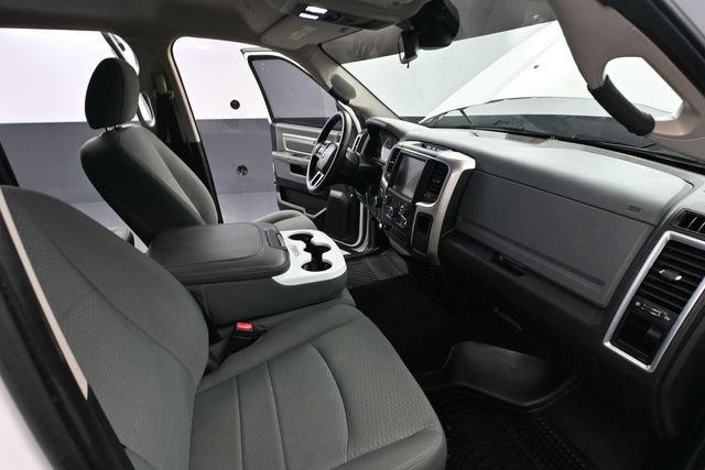 Used 2017 RAM 1500 Classic SLT AWD/4WD image 43