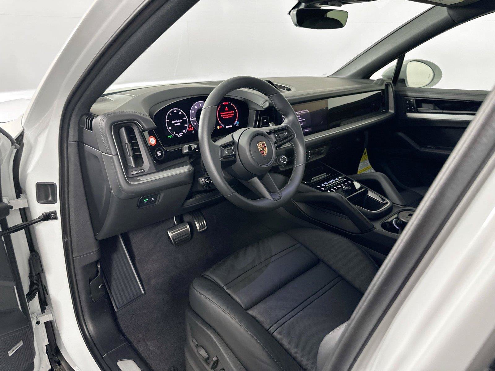 Certified 2025 Porsche Cayenne S AWD/4WD image 4