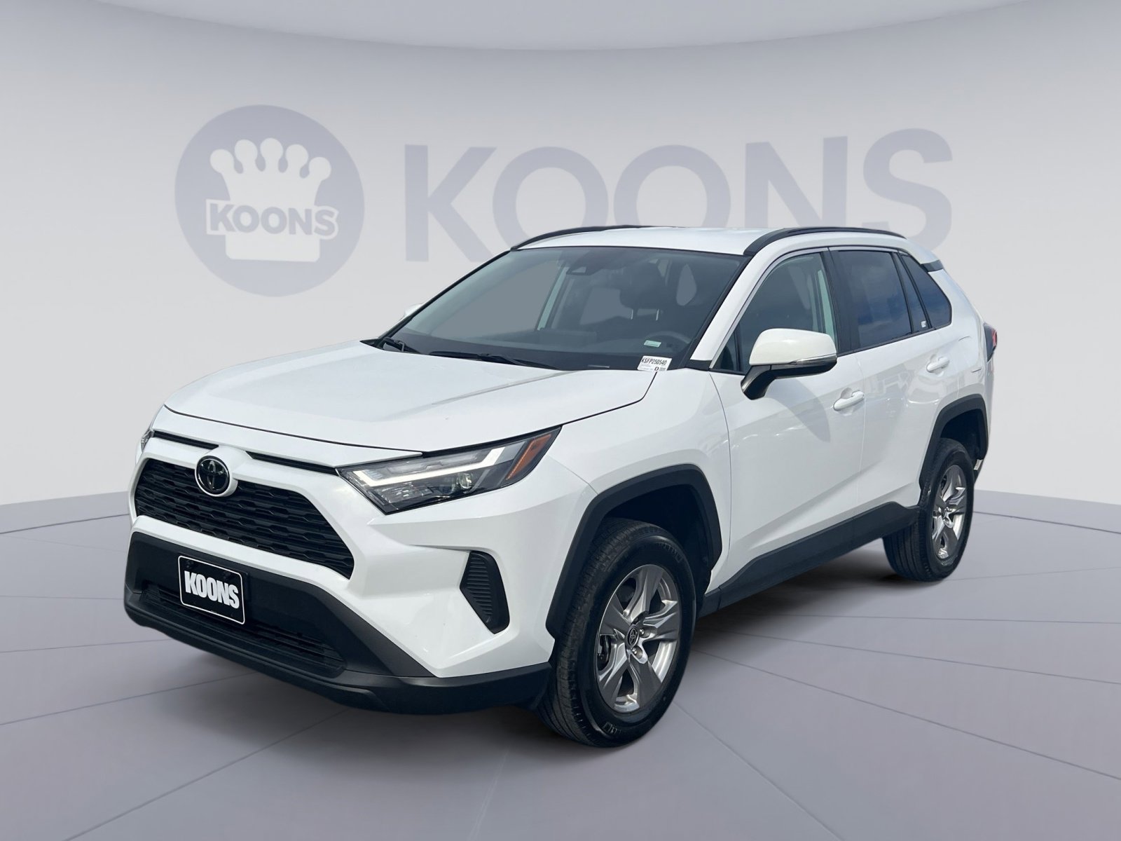 Used 2025 Toyota RAV4 XLE FWD image 5