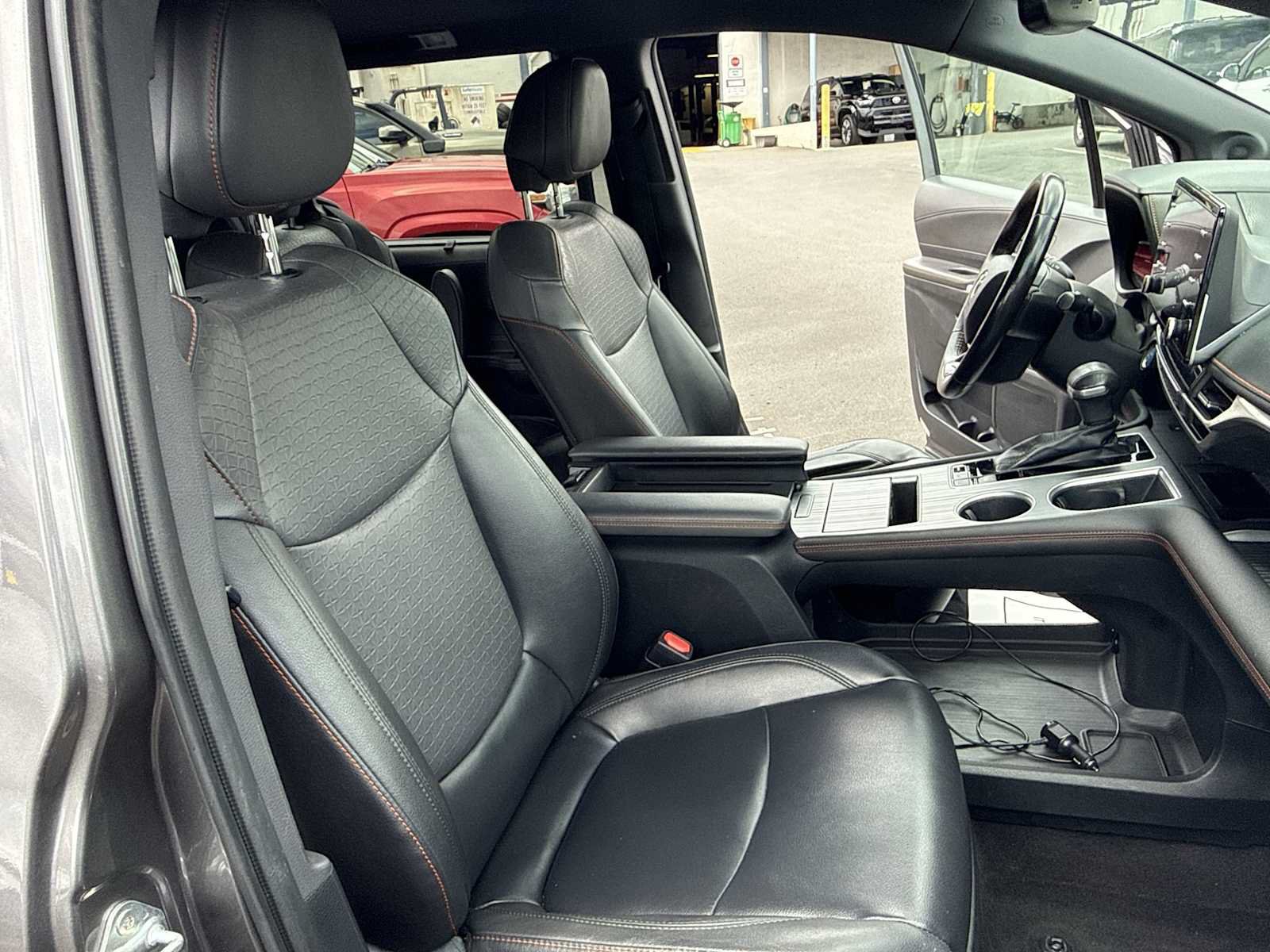 Used 2022 Toyota Sienna XSE FWD image 29