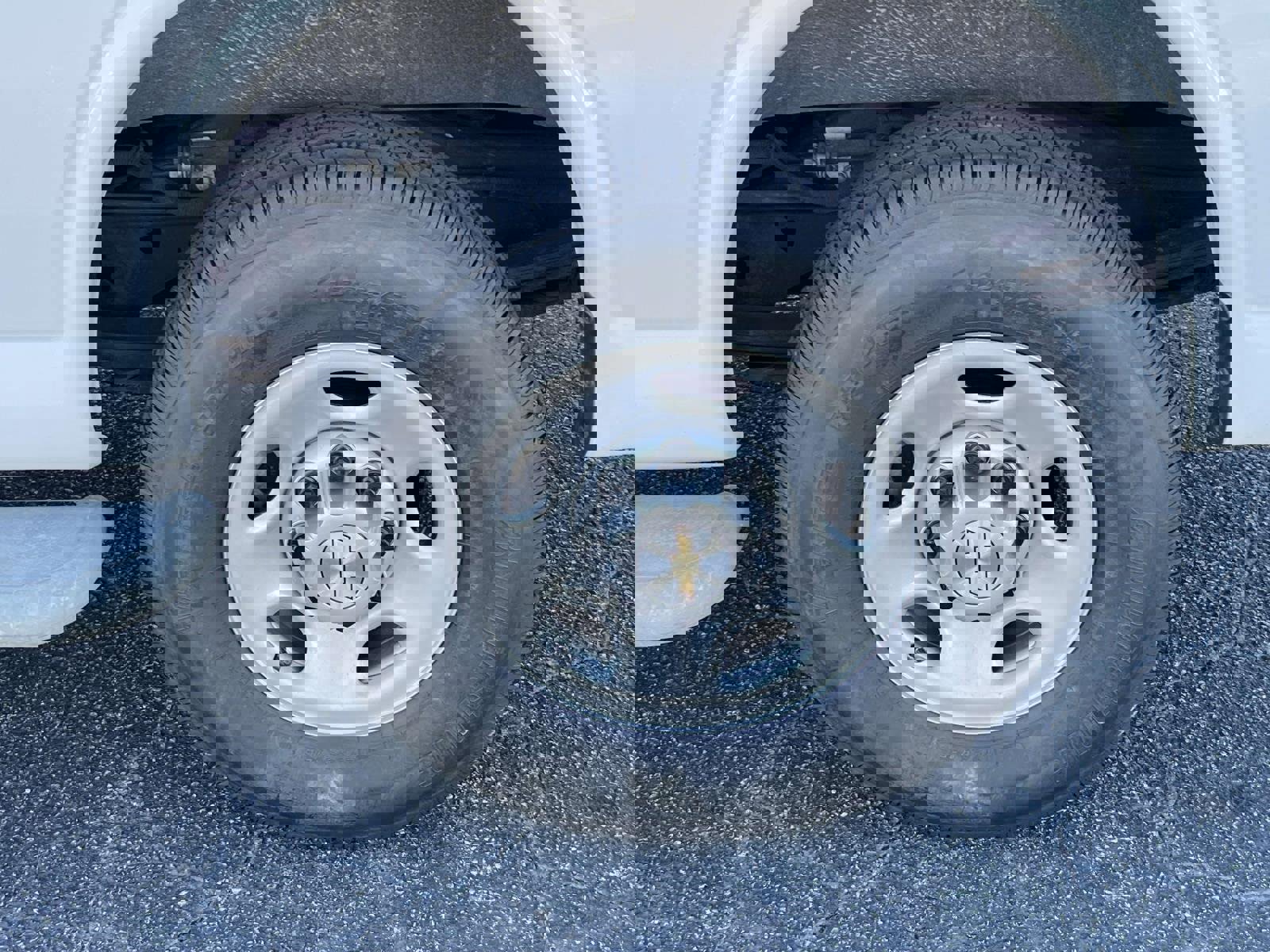 Used 2024 Chevrolet Express 2500 w/ Driver Convenience Package image 9