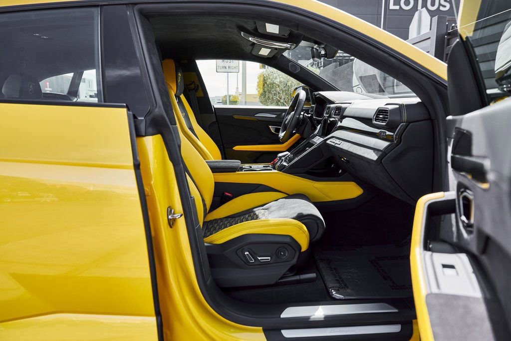 Used 2021 Lamborghini Urus image 23