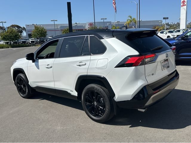 Used 2023 Toyota RAV4 XSE AWD/4WD image 4