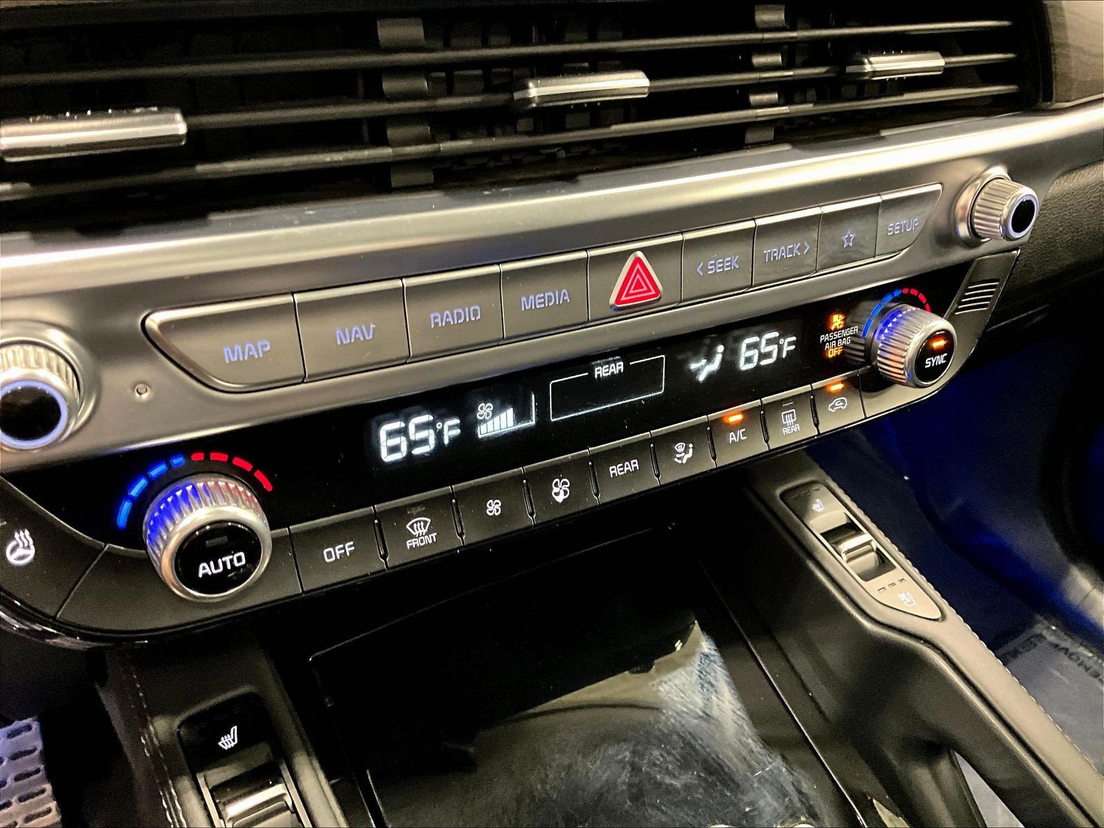 Used 2020 Kia Telluride SX w/ SX Prestige Package AWD/4WD image 15