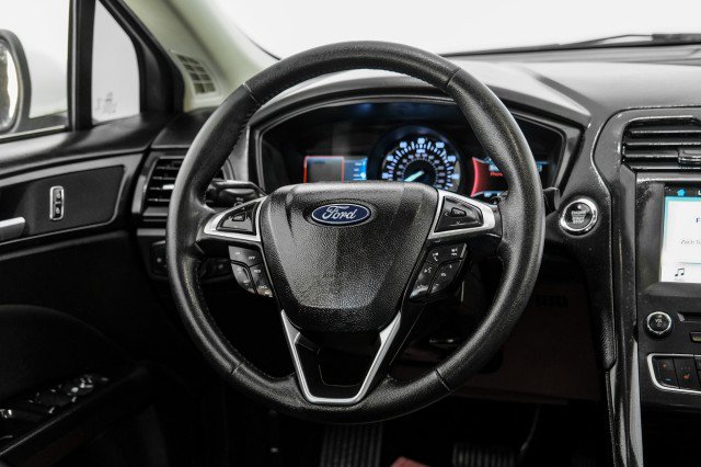 Used 2018 Ford Fusion SE w/ Equipment Group 201A FWD image 13