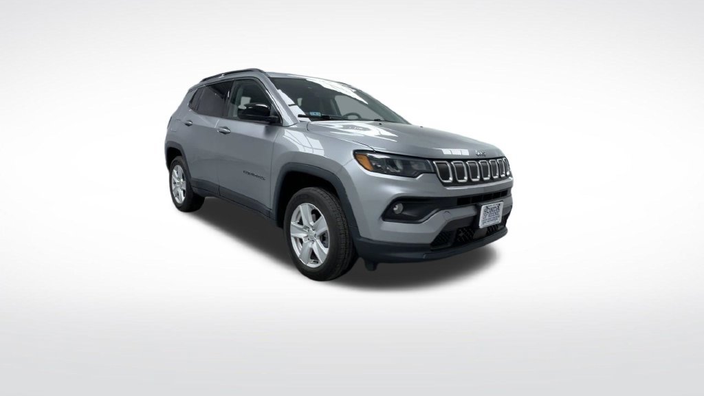 Used 2022 Jeep Compass Latitude w/ Convenience Group AWD/4WD image 2