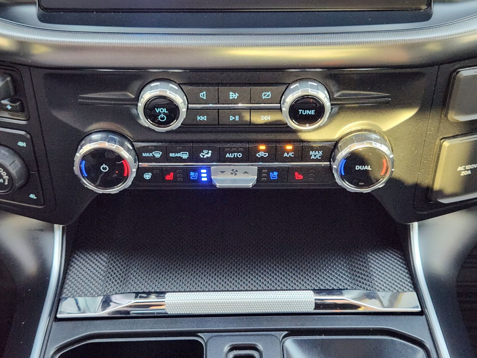 Used 2024 Ford F150 Raptor image 22