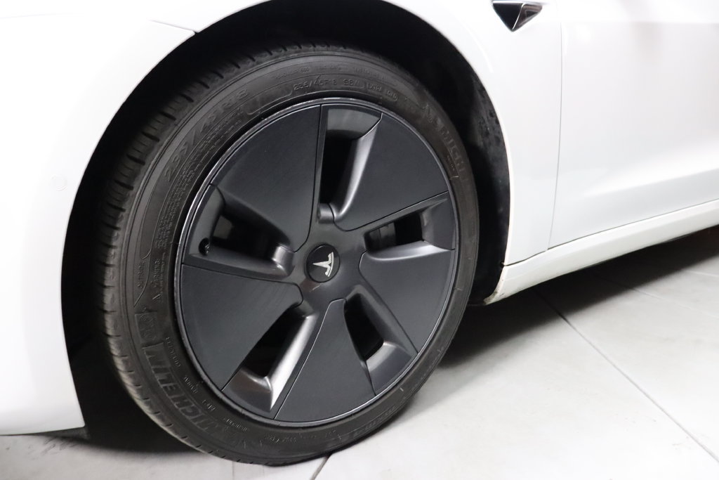 Used 2023 Tesla Model 3 Standard Range RWD image 5