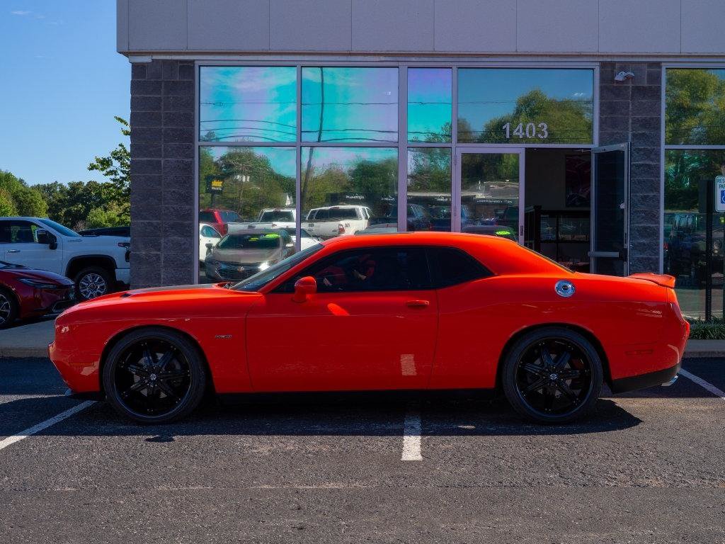 Used 2016 Dodge Challenger R/T w/ Sound Group RWD image 5