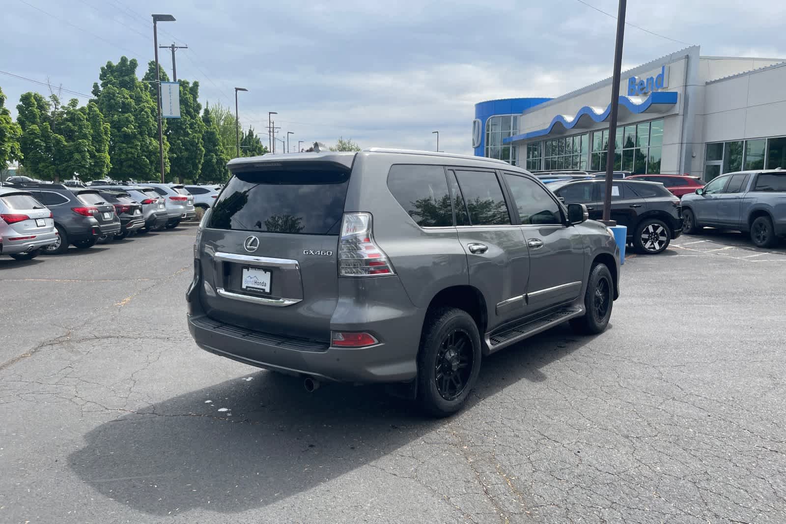 Used 2014 Lexus GX 460 w/ Premium Package AWD/4WD image 5