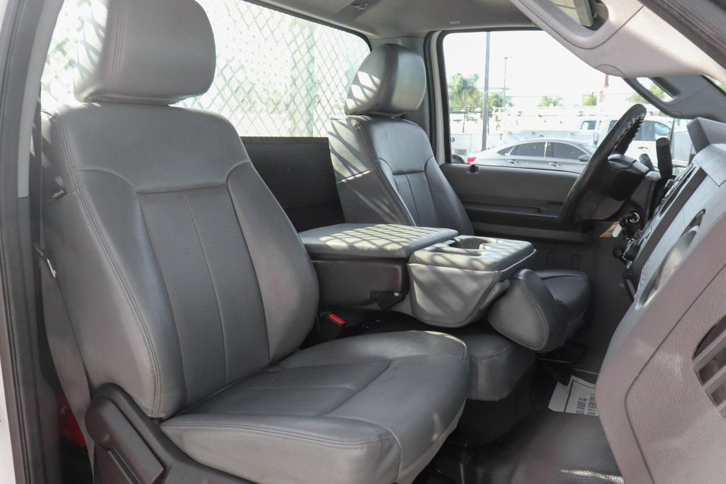 Used 2015 Ford F550 2WD Regular Cab Super Duty image 29