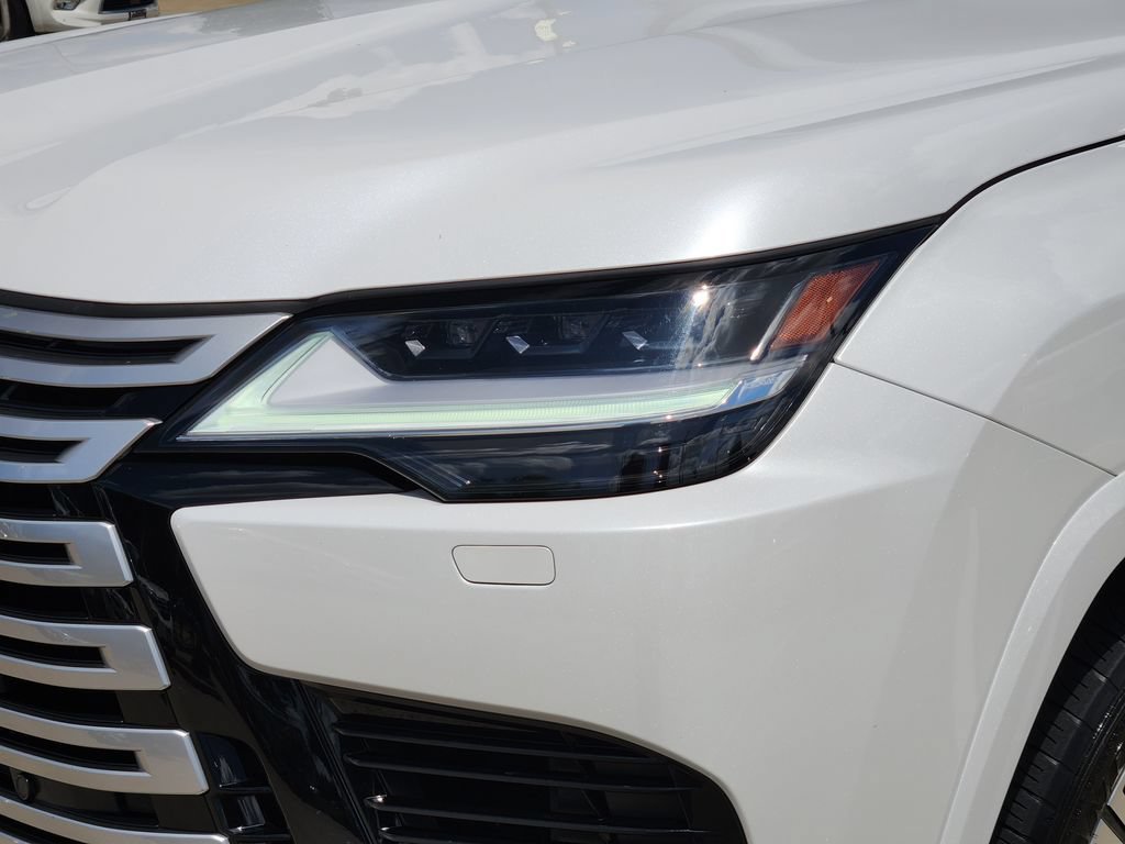 Used 2023 Lexus LX 600 4WD w/ Luxury Package image 9