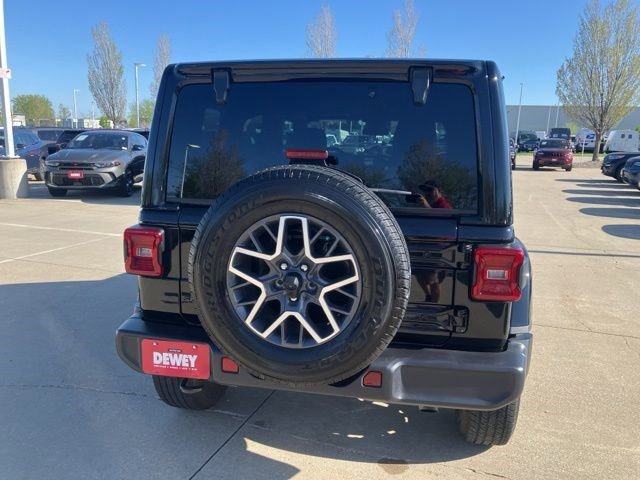 Certified 2025 Jeep Wrangler Unlimited Sahara AWD/4WD image 7