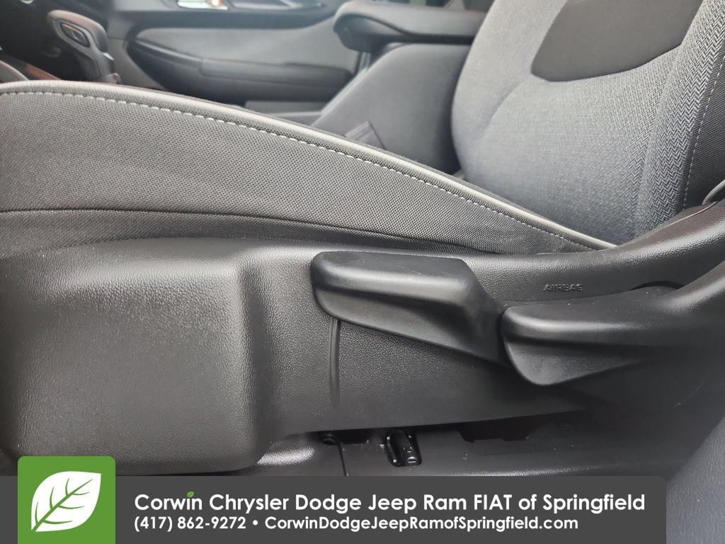 Used 2025 Chevrolet TrailBlazer LT AWD/4WD image 19