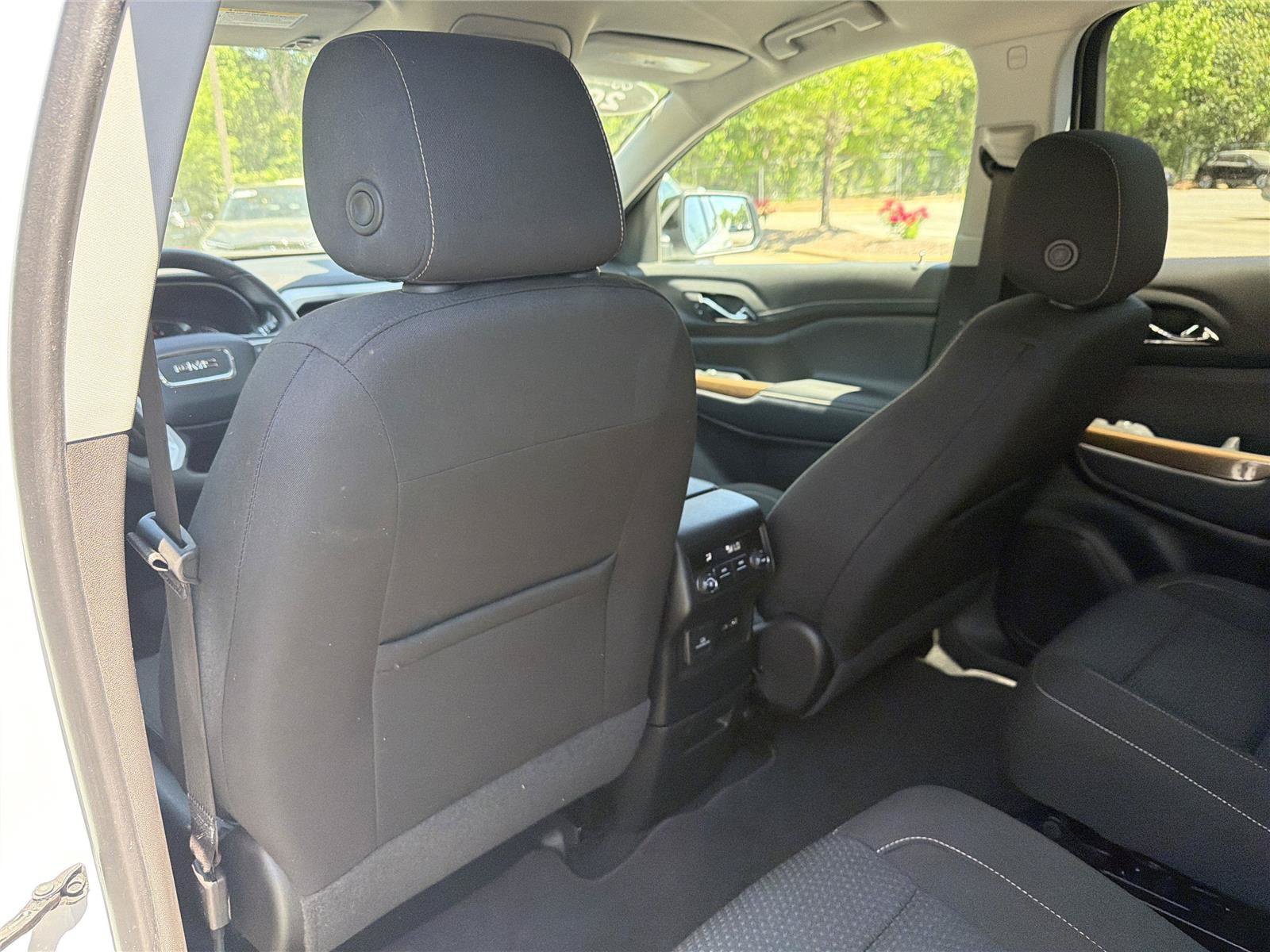 Used 2023 GMC Acadia SLE w/ Driver Convenience Package FWD image 21