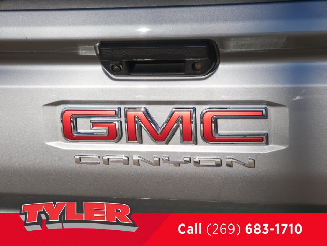 Used 2024 GMC Canyon Elevation w/ Elevation Premium Package AWD/4WD image 15