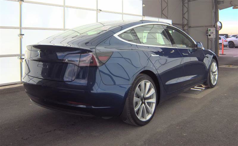 Used 2018 Tesla Model 3 Long Range image 9