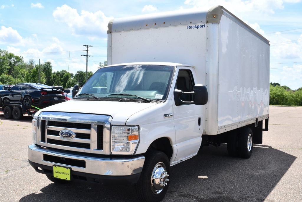 Used 2015 Ford E-450 and Econoline 450 Super Duty RWD image 2