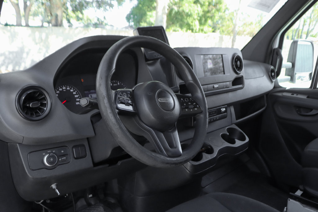 Used 2019 Freightliner Sprinter 3500 RWD image 23
