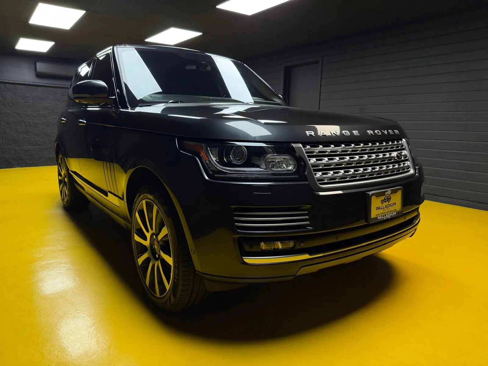 Used 2014 Land Rover Range Rover Autobiography AWD/4WD image 3