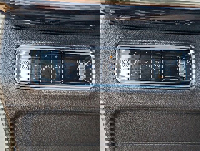 Certified 2025 Buick Envision Avenir image 24