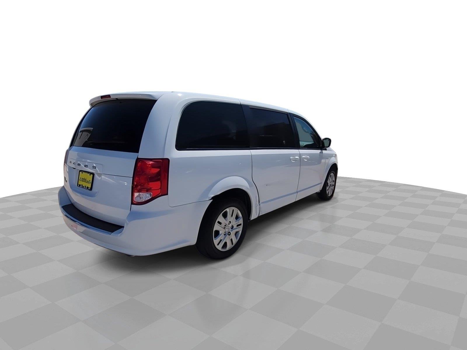 Used 2018 Dodge Grand Caravan SE FWD image 8