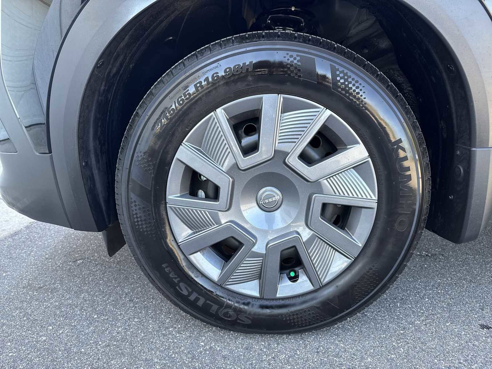 Used 2025 Nissan Kicks S image 12