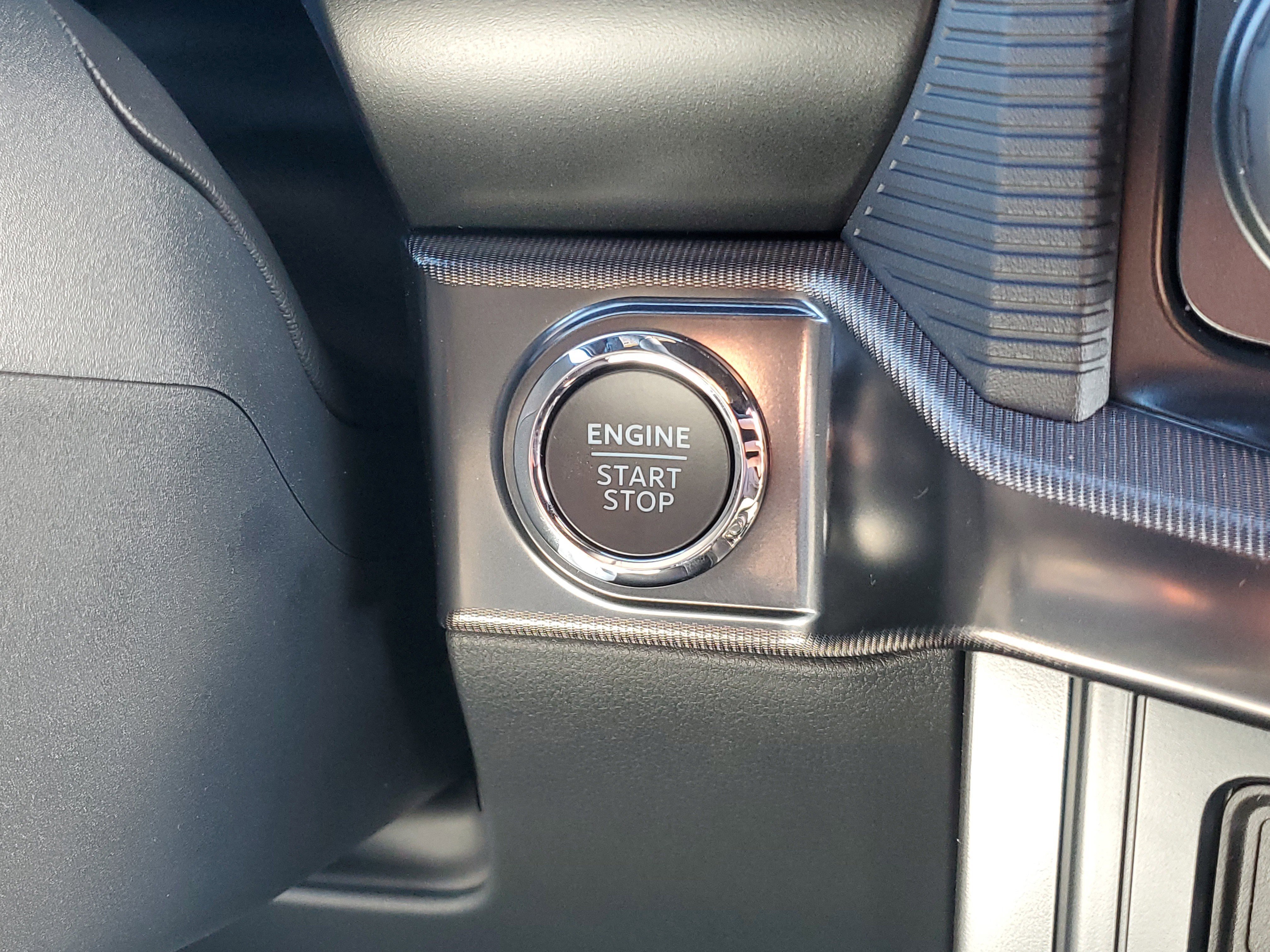 New 2025 Ford F150 Lariat w/ Equipment Group 502A High image 23