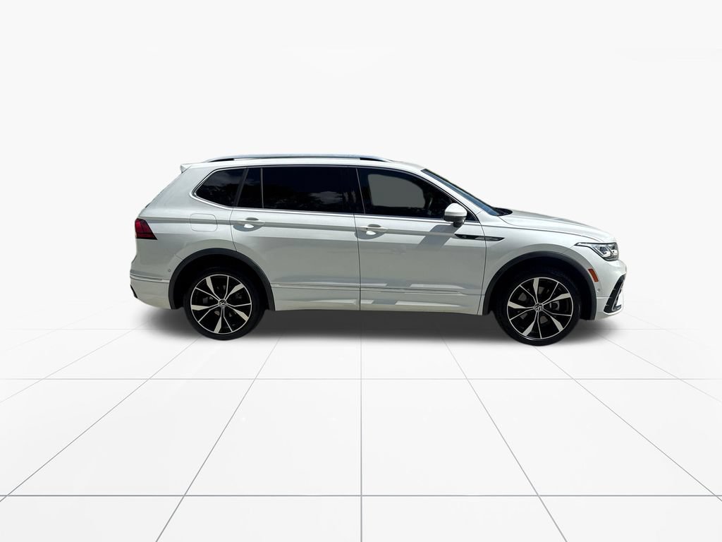 Used 2022 Volkswagen Tiguan SEL R-Line AWD/4WD image 9