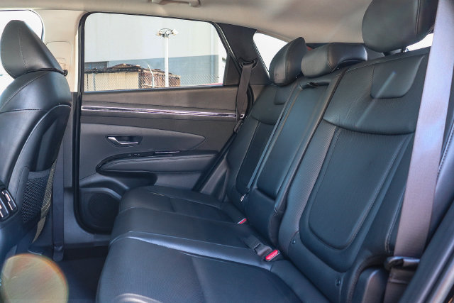 Used 2024 Hyundai Tucson Limited AWD/4WD image 19