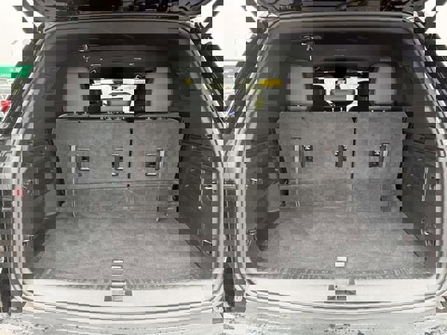 Used 2025 Chevrolet Traverse LT image 8