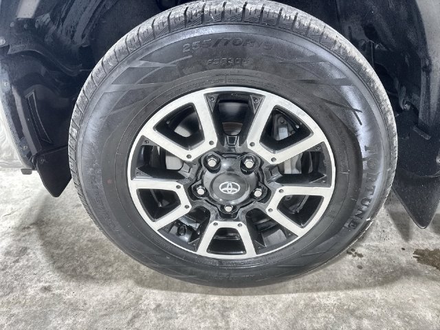 Used 2018 Toyota Tundra SR5 w/ SR5 Upgrade Package RWD image 32