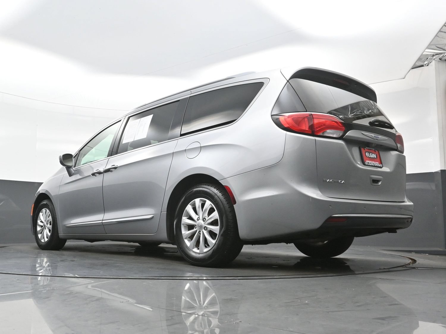 Used 2018 Chrysler Pacifica Touring-L Plus FWD image 31