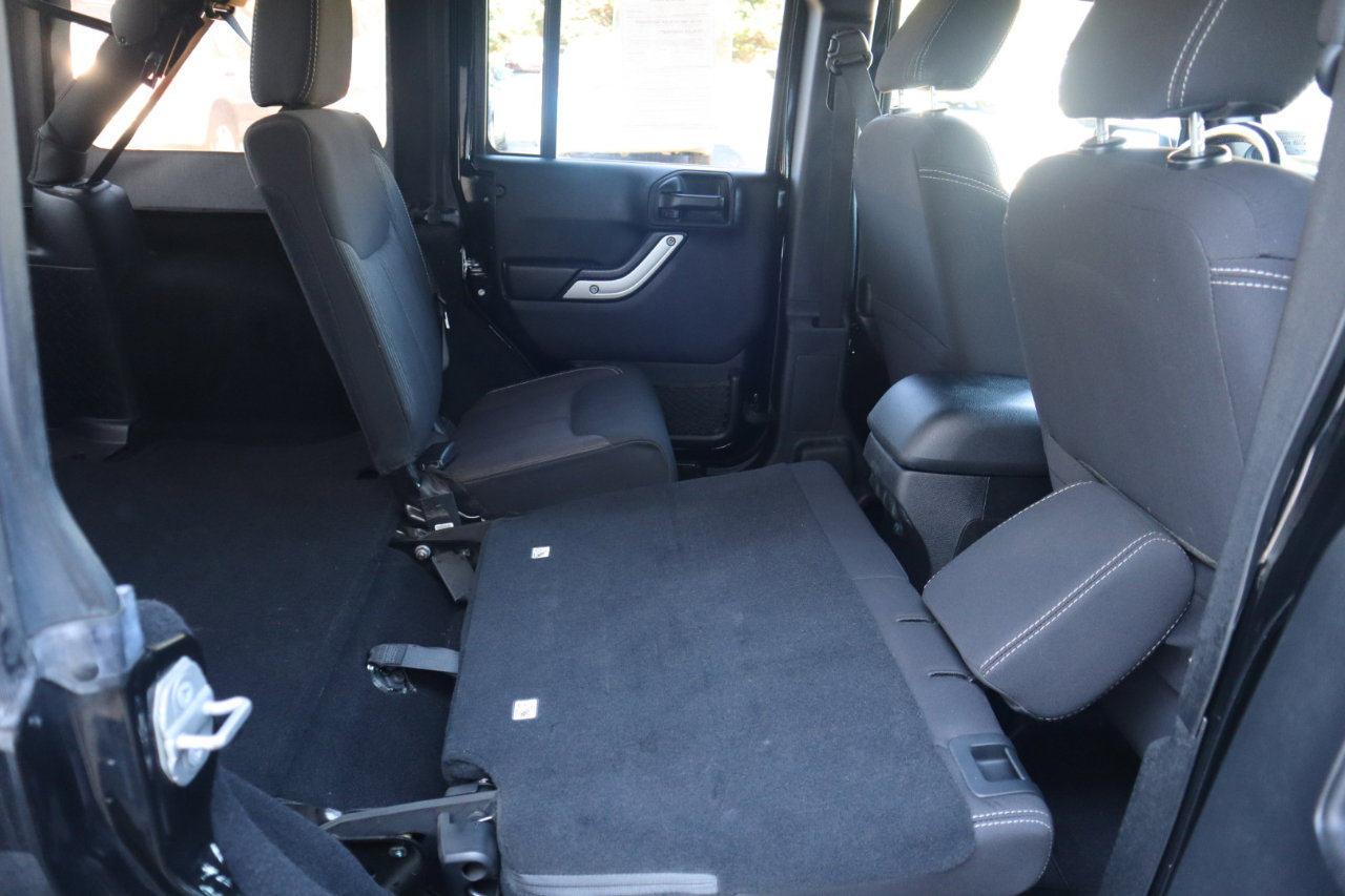 Used 2014 Jeep Wrangler Unlimited Rubicon w/ Connectivity Group image 46