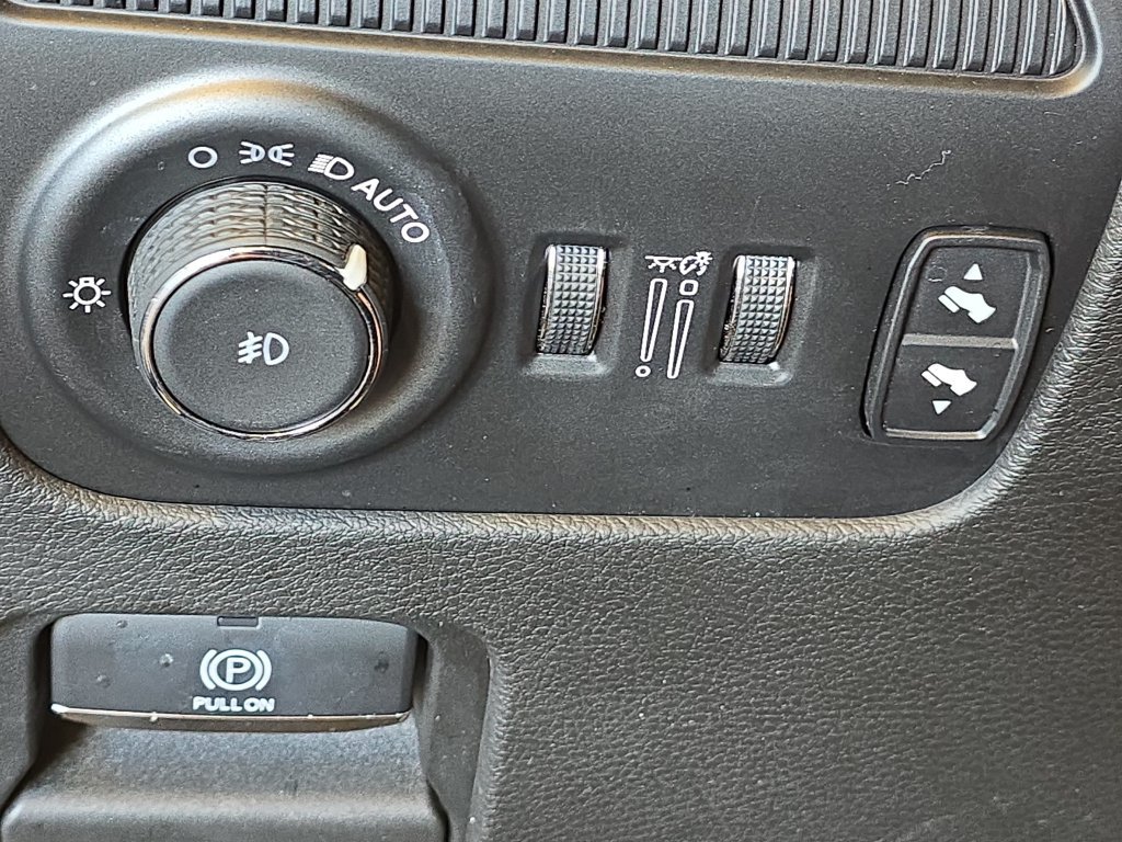 Used 2023 Jeep Wagoneer 4WD image 30