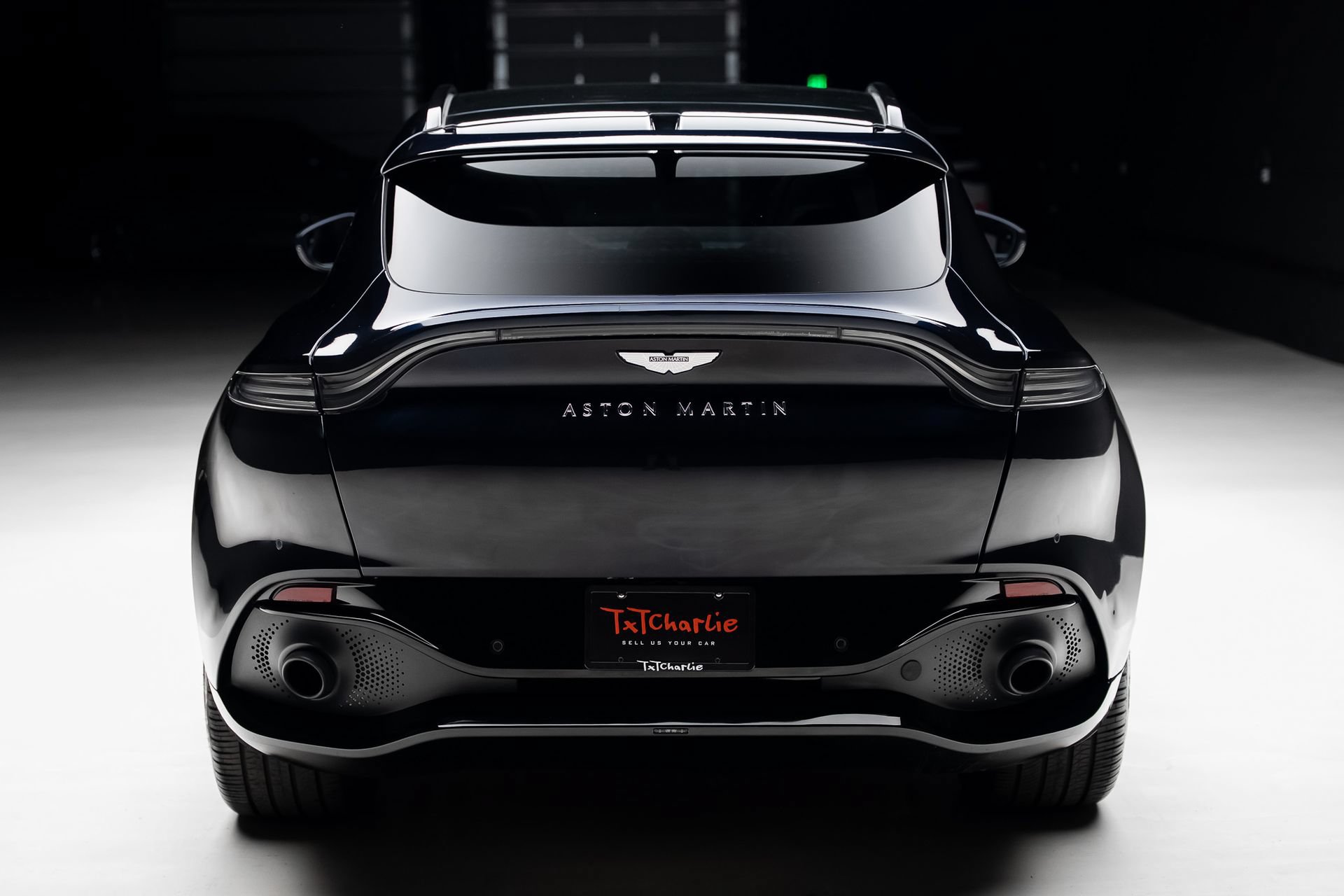Used 2021 Aston Martin DBX AWD/4WD image 25
