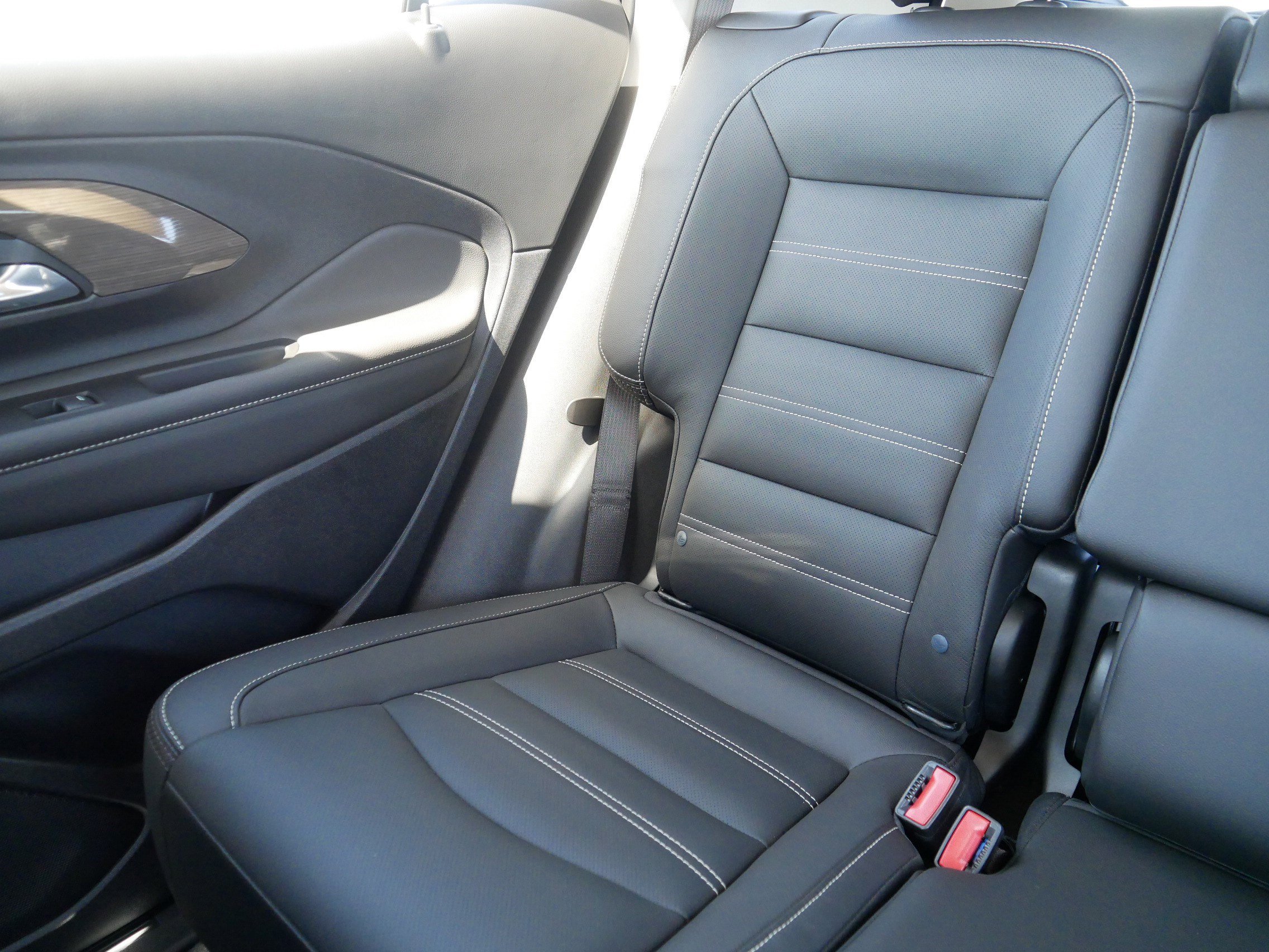 Used 2023 GMC Terrain Denali w/ Black Diamond Edition AWD/4WD image 12