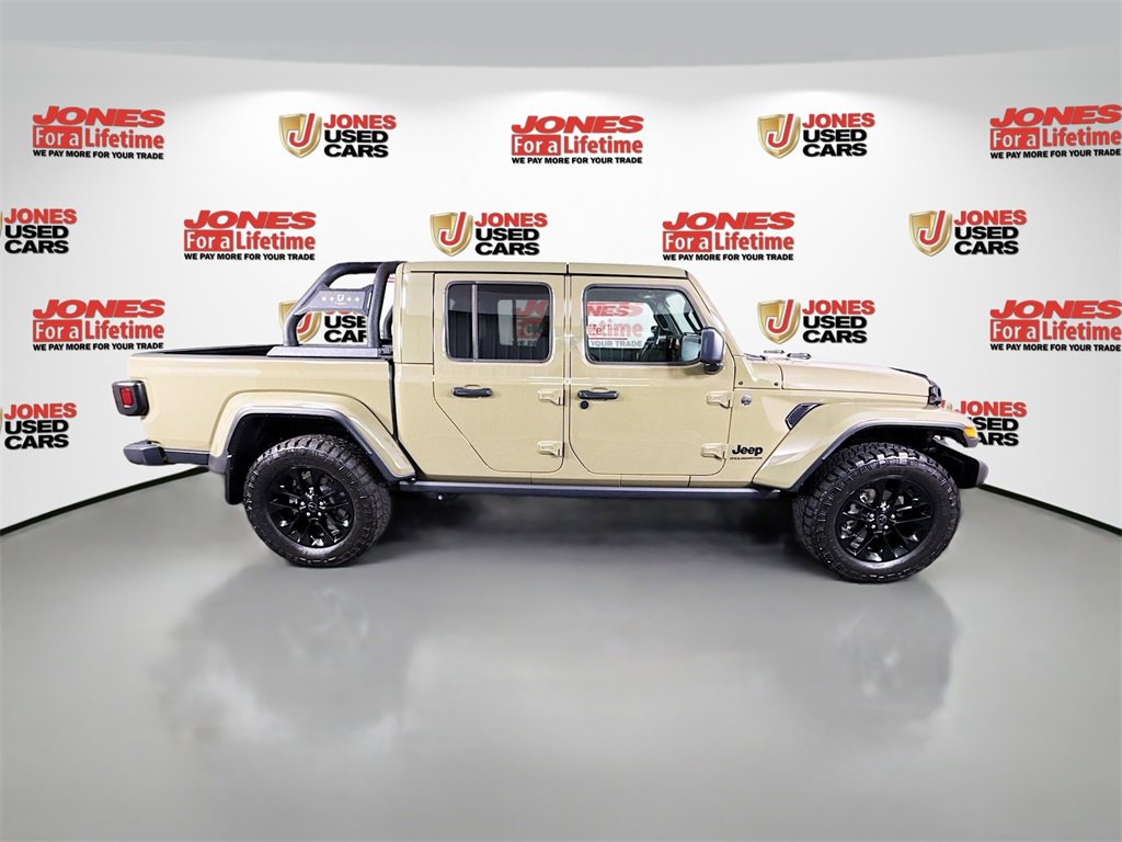 Used 2025 Jeep Gladiator Sport image 16