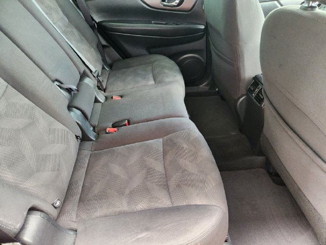 Used 2016 Nissan Rogue SV FWD image 31