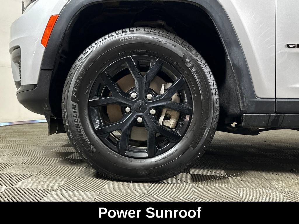 Used 2025 Jeep Grand Cherokee L Altitude AWD/4WD image 8