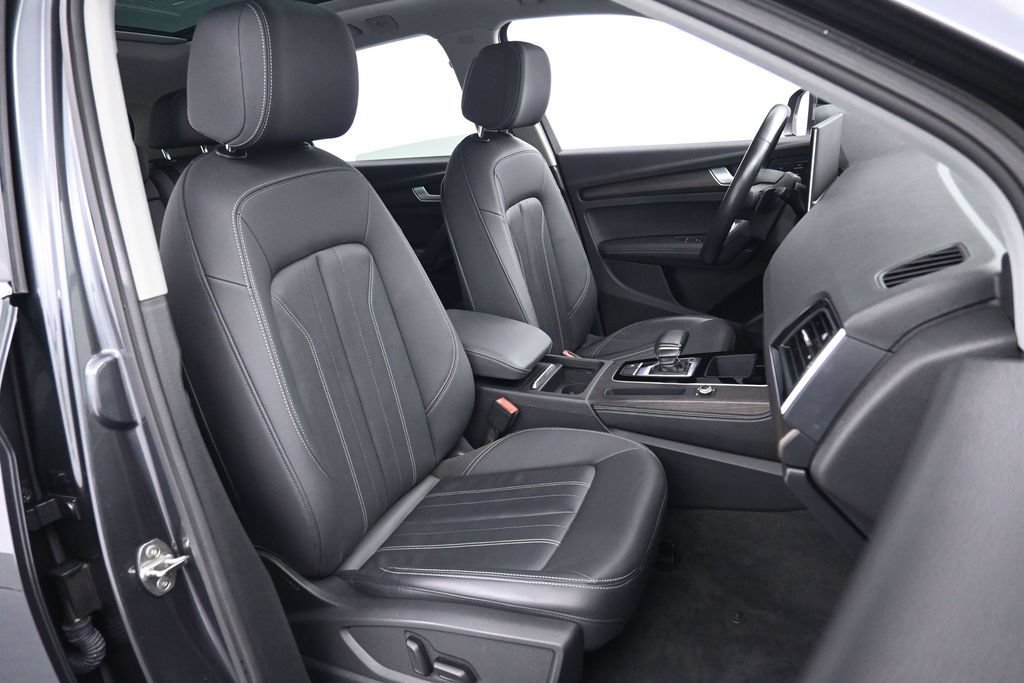 Used 2021 Audi Q5 e Premium Plus w/ Premium Plus Package AWD/4WD image 23