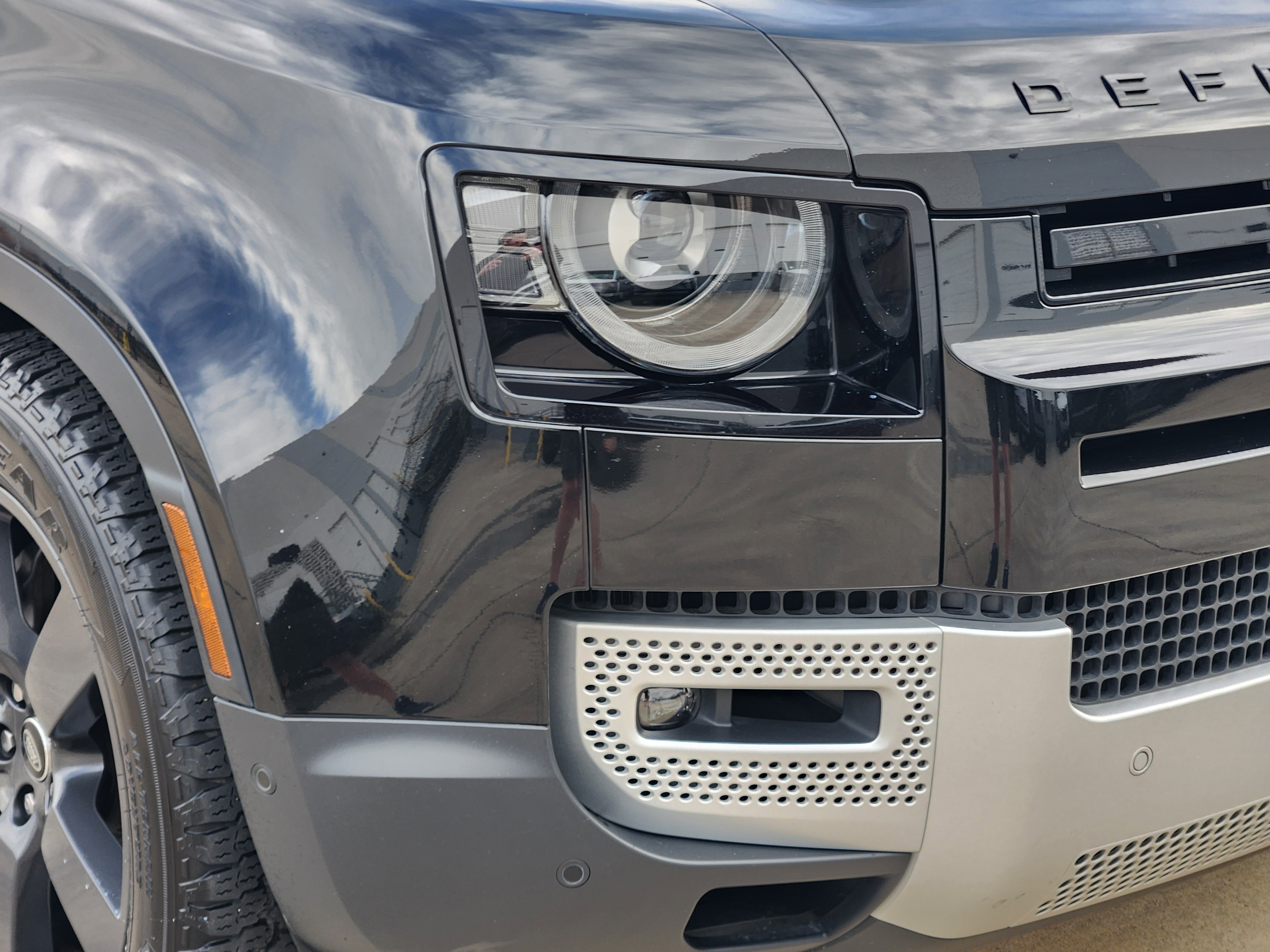 Certified 2024 Land Rover Defender 130 S image 8