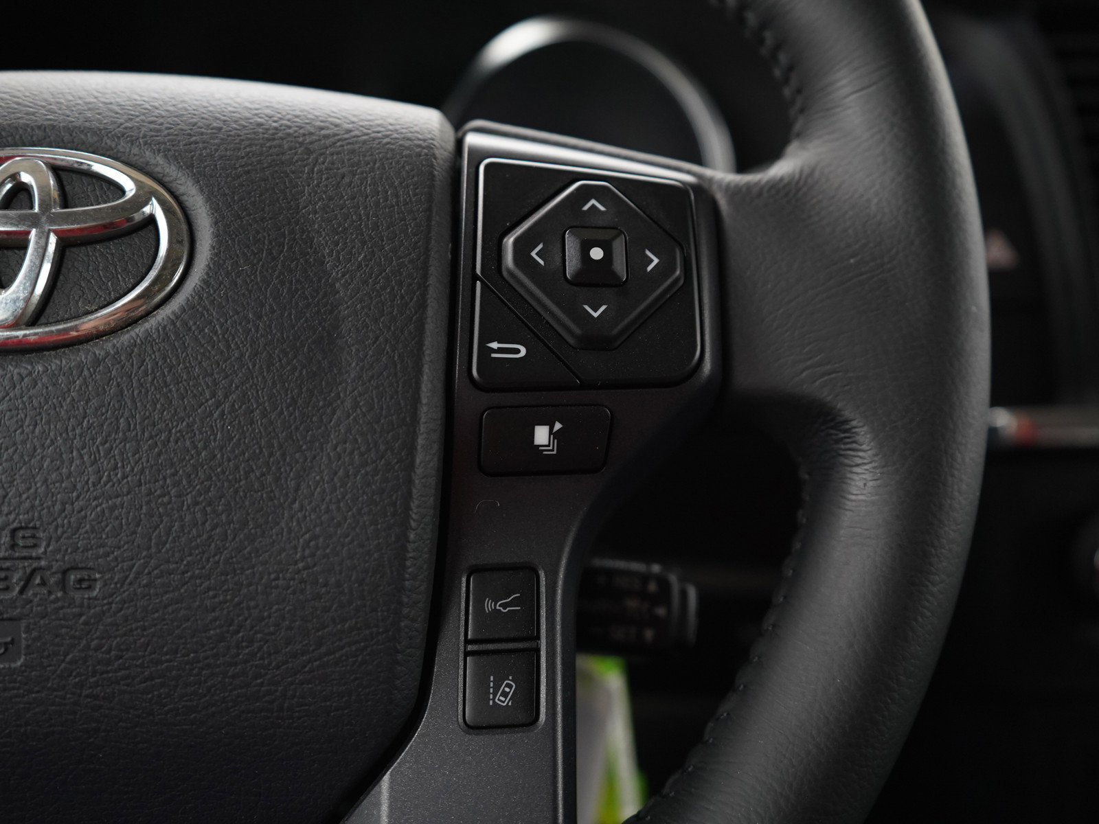 Used 2019 Toyota Sequoia SR5 image 30